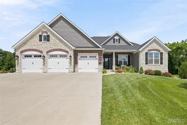 312 Deep Ravine CT, St Charles, MO 63301