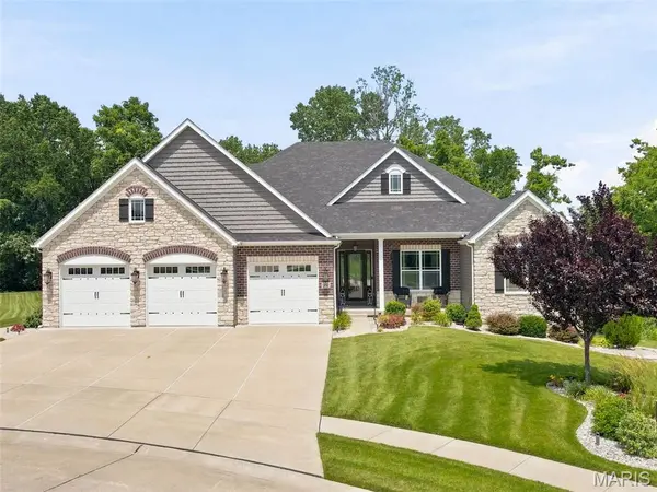 312 Deep Ravine CT, St Charles, MO 63301