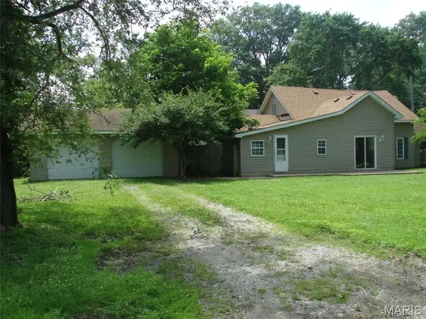 372 S 2nd ST, Livingston, IL 62058