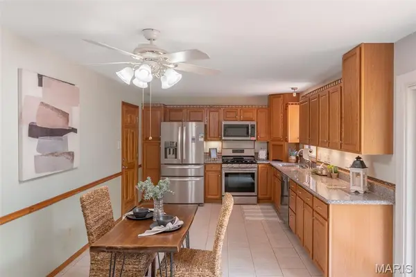 2846 Bee Tree LN, St Louis, MO 63129