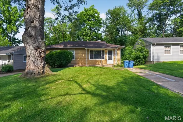 9713 Medford DR, St Louis, MO 63136