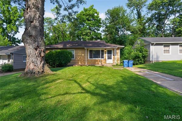 9713 Medford DR, St Louis, MO 63136