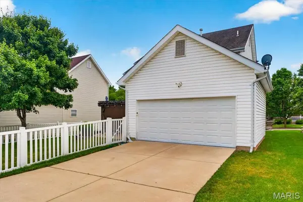 206 Hawksbury PL, O'fallon, MO 63368