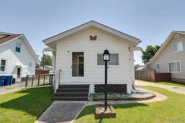 455 N 1st ST, Wood River, IL 62095