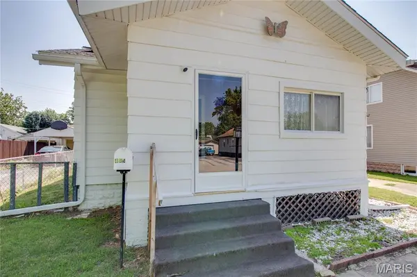 455 N 1st ST, Wood River, IL 62095