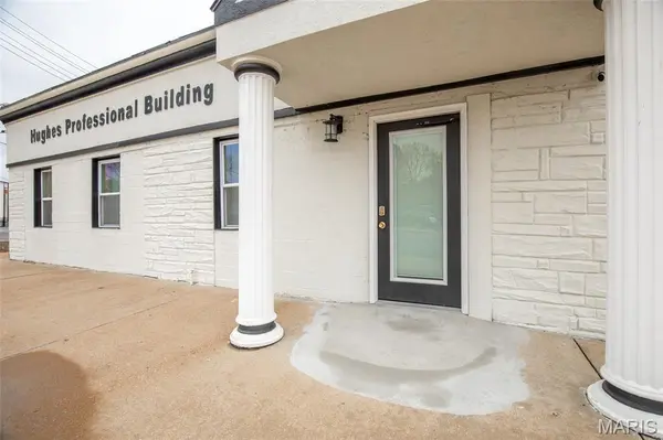 2012 Woodson RD, St Louis, MO 63114