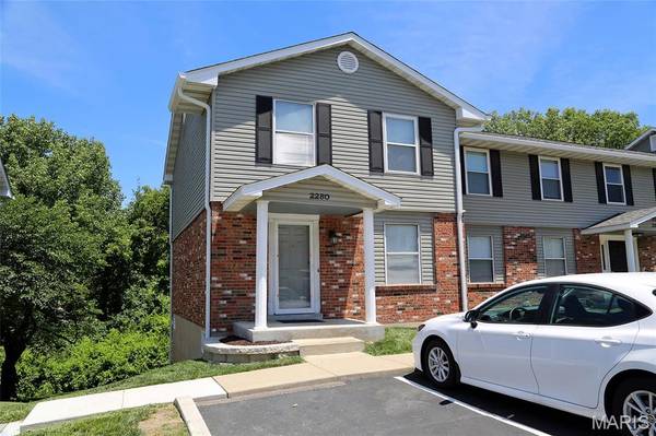 2280 Highland Hill DR, St Peters, MO 63376