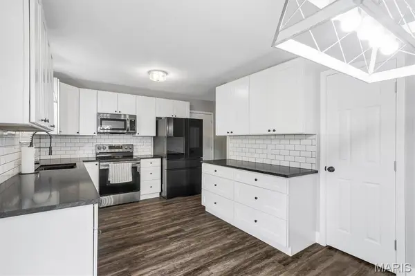 3901 Nugget DR, St Peters, MO 63376
