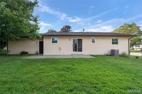 3901 Nugget DR, St Peters, MO 63376