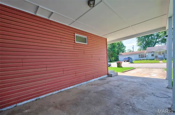 207 Catalpa LN, Lebanon, MO 65536