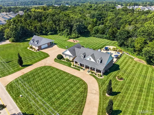 1320 Diehr RD, Wentzville, MO 63385