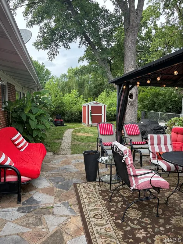 1360 Nashua DR, Florissant, MO 63033