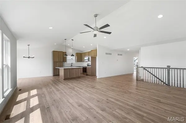 405 Rapunzel LN, Ellisville, MO 63021