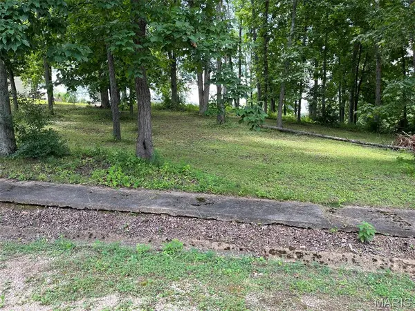 139 Walnut St, Greenville, MO 63944