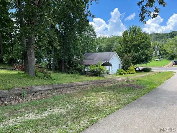 139 Walnut St, Greenville, MO 63944