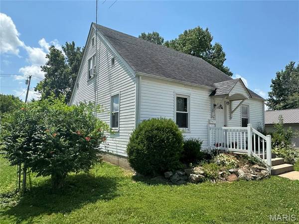 706 E Apple AVE, Owensville, MO 65066