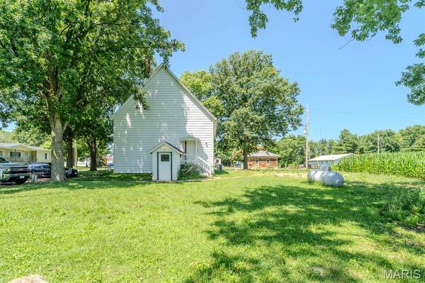 200 Pierron RD, Pocahontas, IL 62275