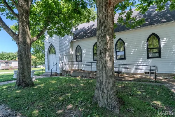 200 Pierron RD, Pocahontas, IL 62275