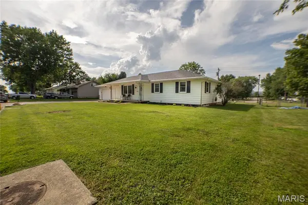 237 Farmers LN, Lebanon, MO 65536