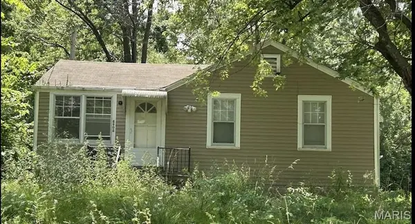 8908 Ramona AVE, St Louis, MO 63121