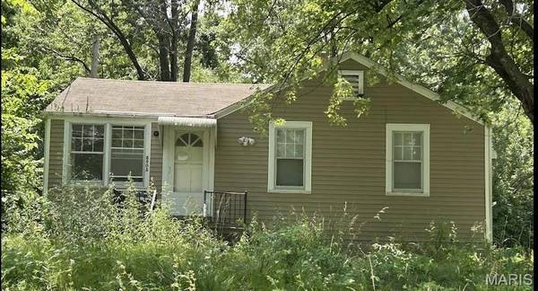 8908 Ramona AVE, St Louis, MO 63121