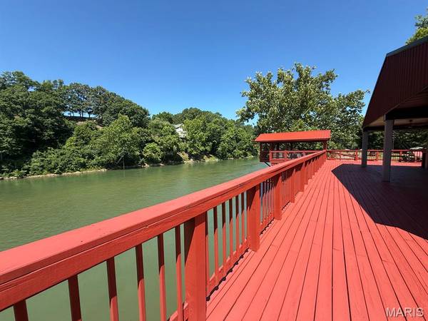 1585 River Valley Rd, Doniphan, MO 63935