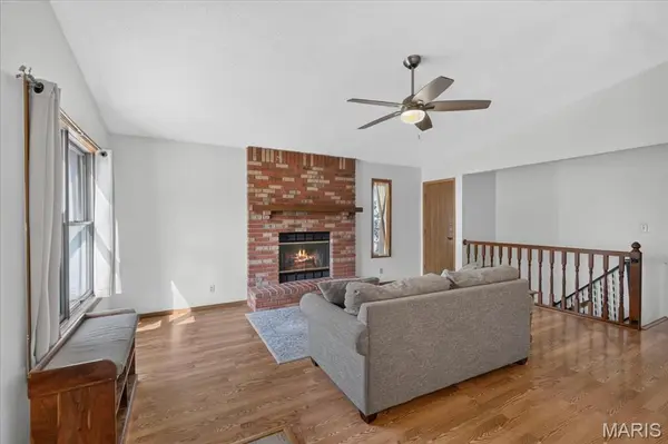 12127 Josephine Marie DR, Maryland Heights, MO 63043