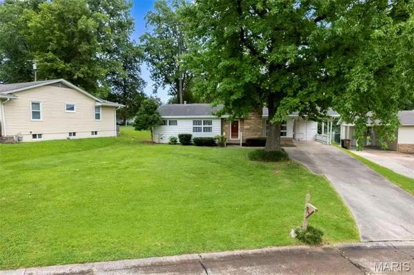 1316 Victoria DR, Cape Girardeau, MO 63701