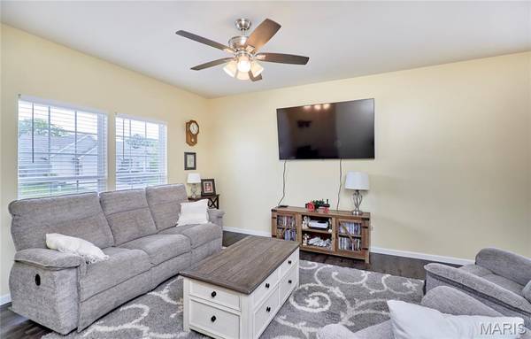 212 Barrington Ridge LN, Wentzville, MO 63385
