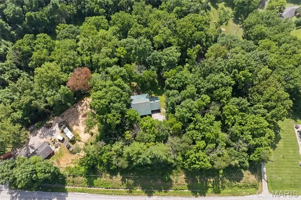 2601 Staunton RD, Troy, IL 62294