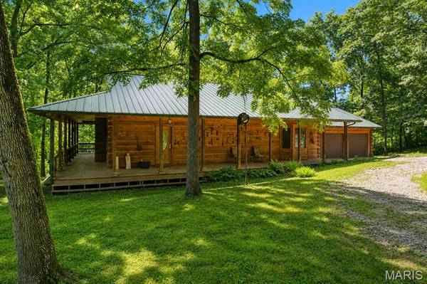 2601 Staunton RD, Troy, IL 62294