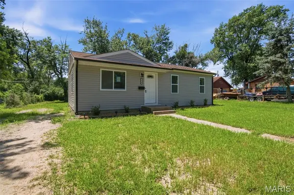 16 School ST, Cahokia, IL 62206
