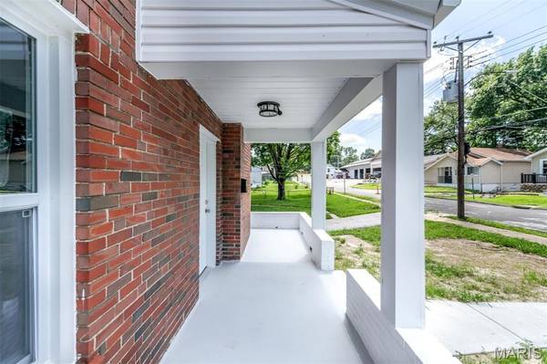 2412 Wallis AVE, Overland, MO 63114
