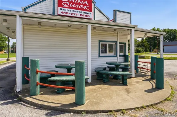 940 Carlyle AVE, Belleville, IL 62221