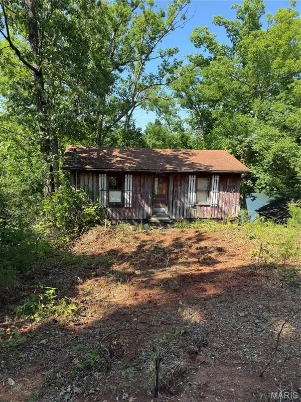 11260 Potosi Lake RD, Mineral Point, MO 63660