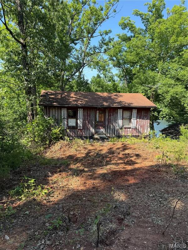 11260 Potosi Lake RD, Mineral Point, MO 63660