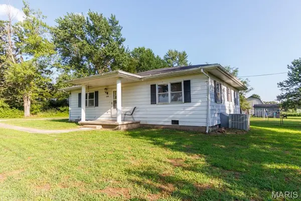 23128 Highway 32, Lebanon, MO 65536
