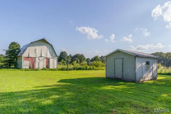 23128 Highway 32, Lebanon, MO 65536