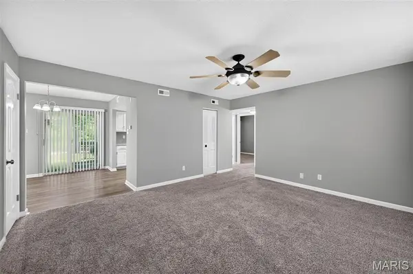 1767 High School DR, Brentwood, MO 63144