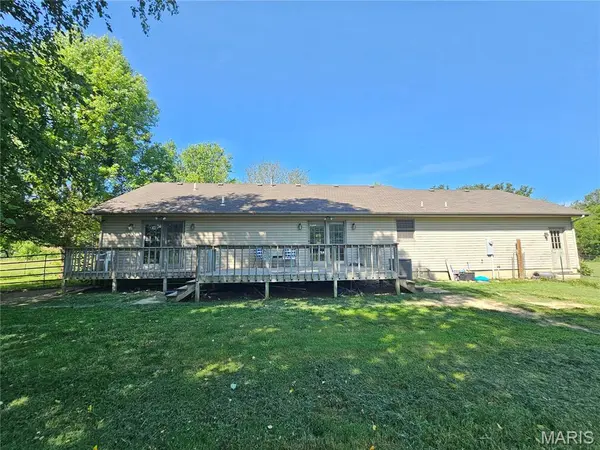 31050 Oak Ridge DR, Lebanon, MO 65536