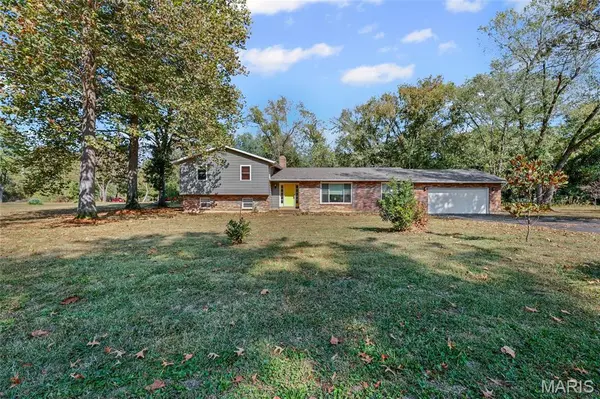 5967 Town And Country LN, House Springs, MO 63051