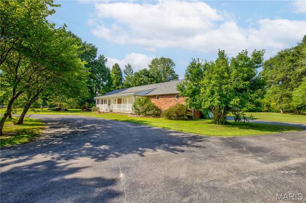 40 Alesia Dr, East Prairie, MO 63845