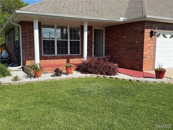 1316 Dara DR, Lebanon, MO 65536