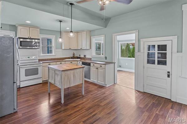 329 Houston ST, St Charles, MO 63301