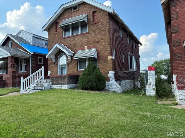 4877 Calvin AVE, St Louis, MO 63115