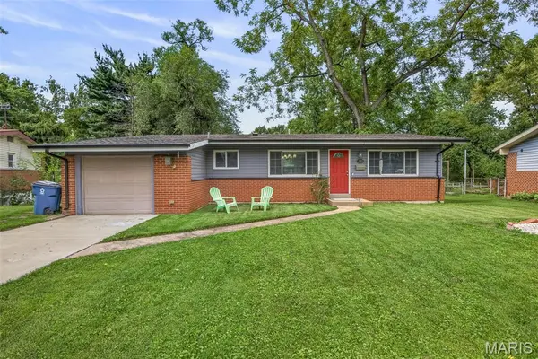 2565 Narraganset DR, Florissant, MO 63033
