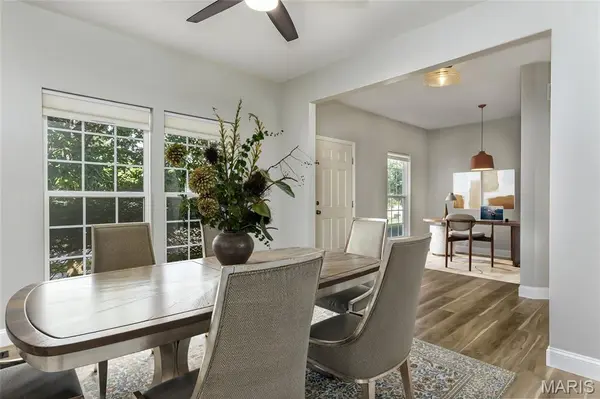 1290 Shorewinds TRL, St Charles, MO 63303