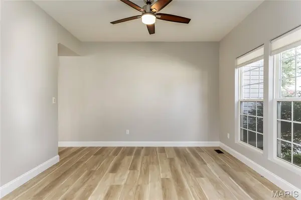 1290 Shorewinds TRL, St Charles, MO 63303