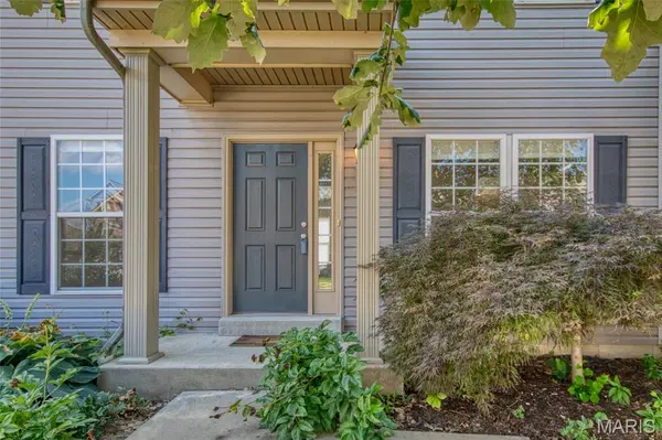 1290 Shorewinds TRL, St Charles, MO 63303