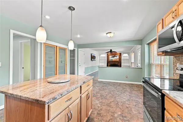 3927 Summerfield Pkwy, St Charles, MO 63304